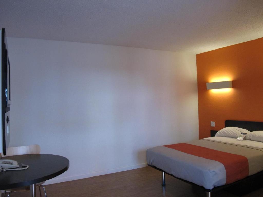 Motel 6 Baltimore Md Экстерьер фото