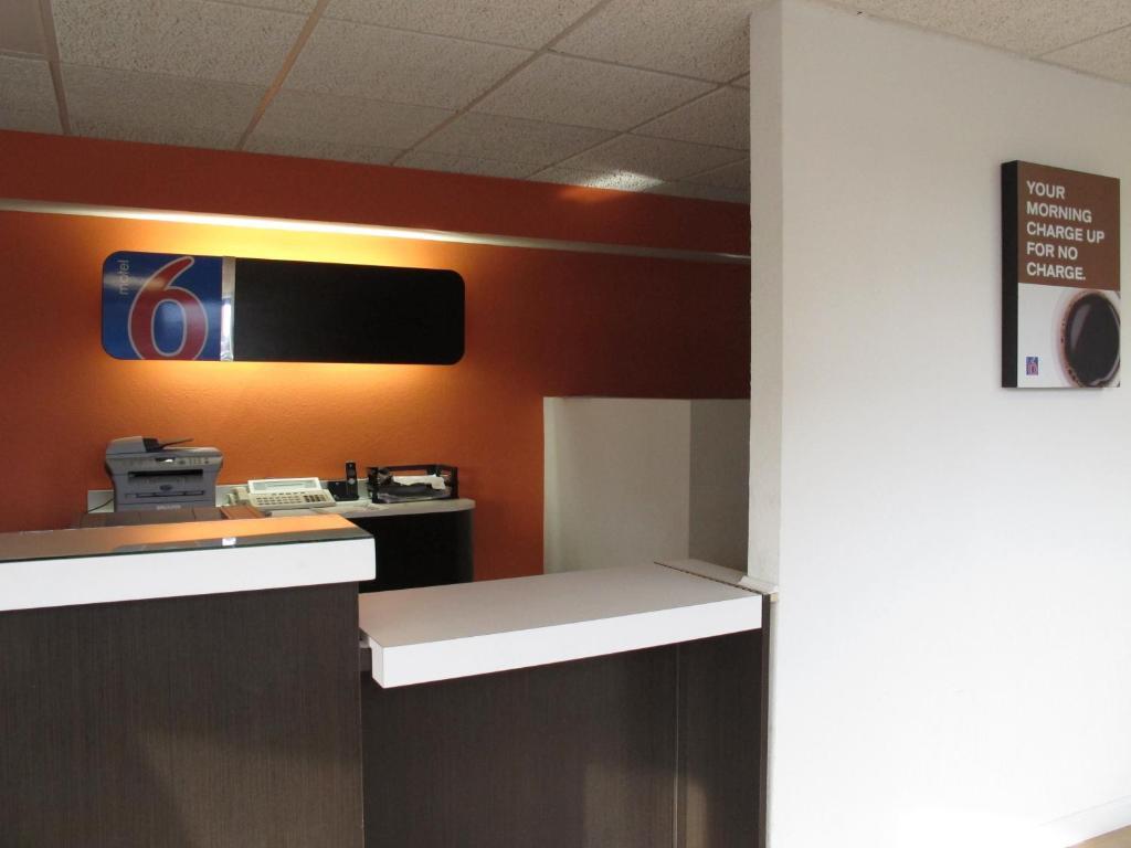 Motel 6 Baltimore Md Экстерьер фото